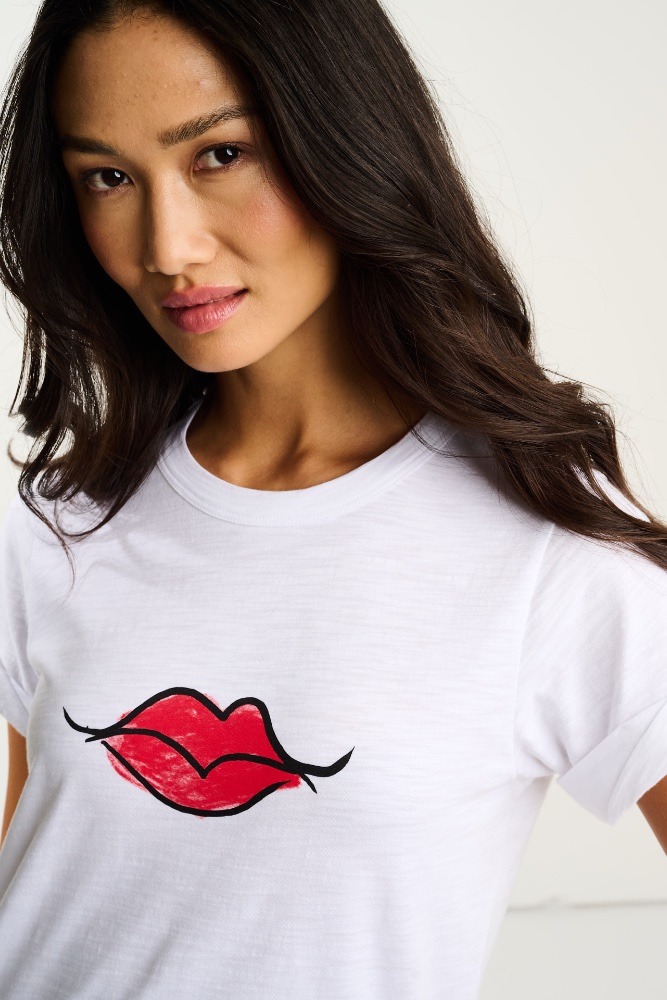 2026-03-Lisa-Todd-S26-TS335-KISS _ MAKE UP-WHITE-52266