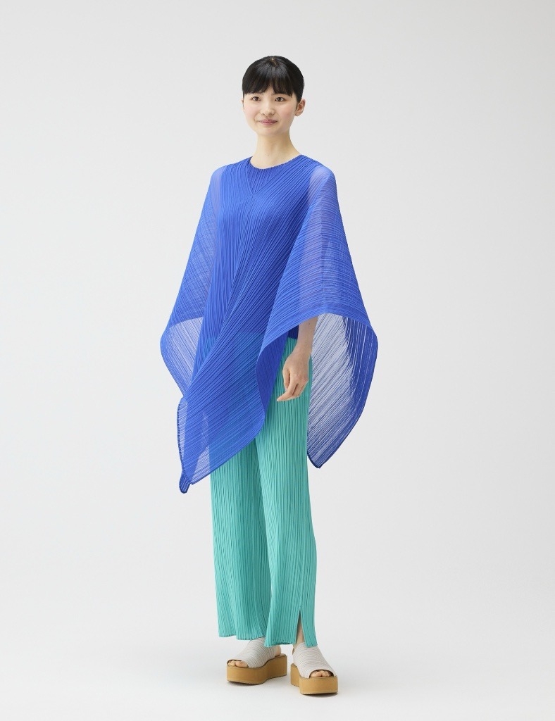 2026-05-Issey-Miyake-MADAME-T-MAY-PP67AD201-72-BLUE-SS26