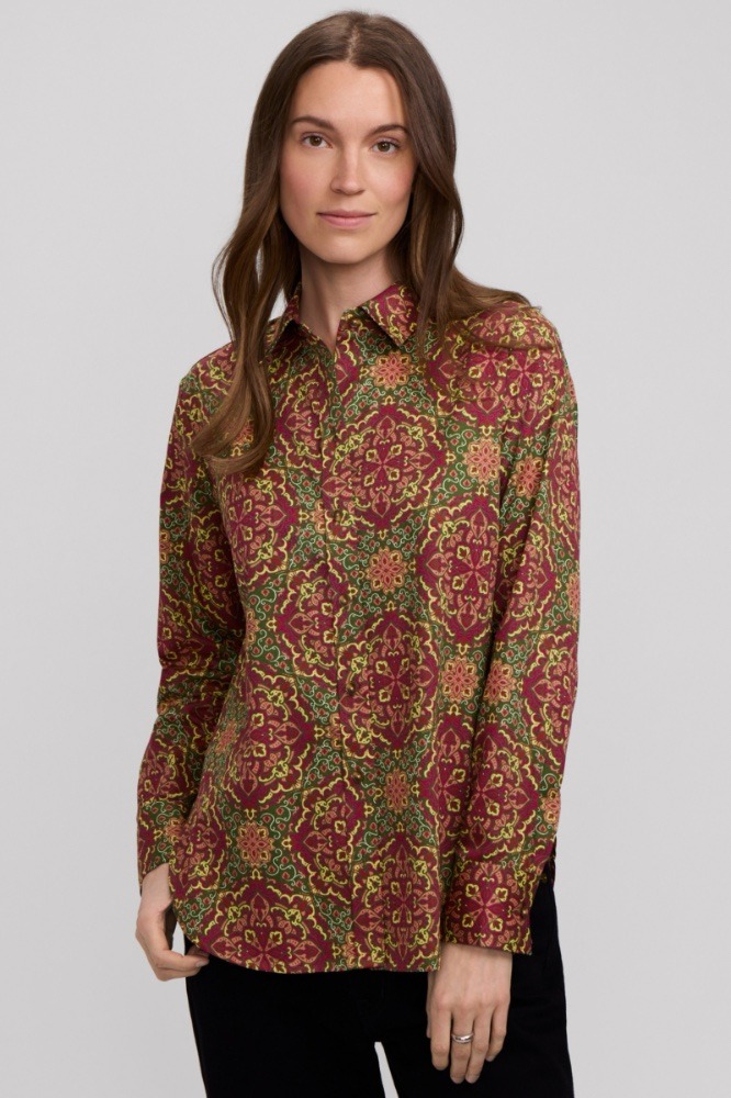 2026-07-Foxcroft-Collection-meghan-medal-sht-multi