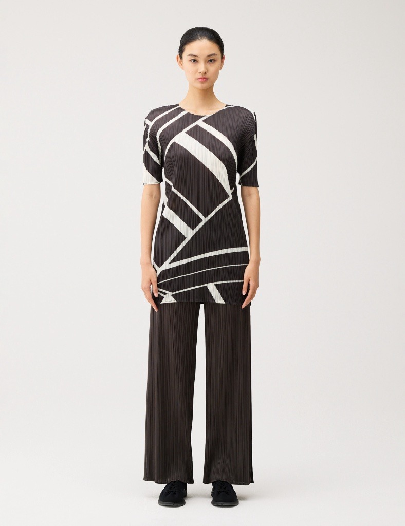 2026-08-Issey-Miyake-Fold-Line-SW26-17-CHARCOAL