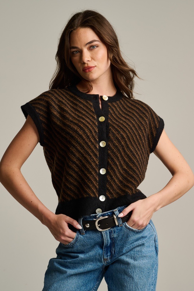 2026-08-Lisa-Todd-In-Vest-BLACK-COMBO