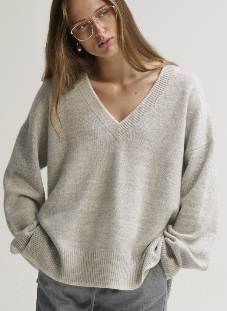 2026-08-Margaret-OLeary-CAP5008-OVERSIZED-SLOUCHY-VEE