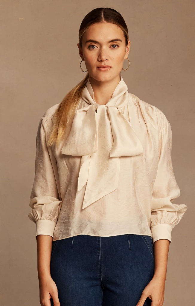 2026-08-NIC-ZOE-Crinkle-Tie-Neck-Top-Palomino