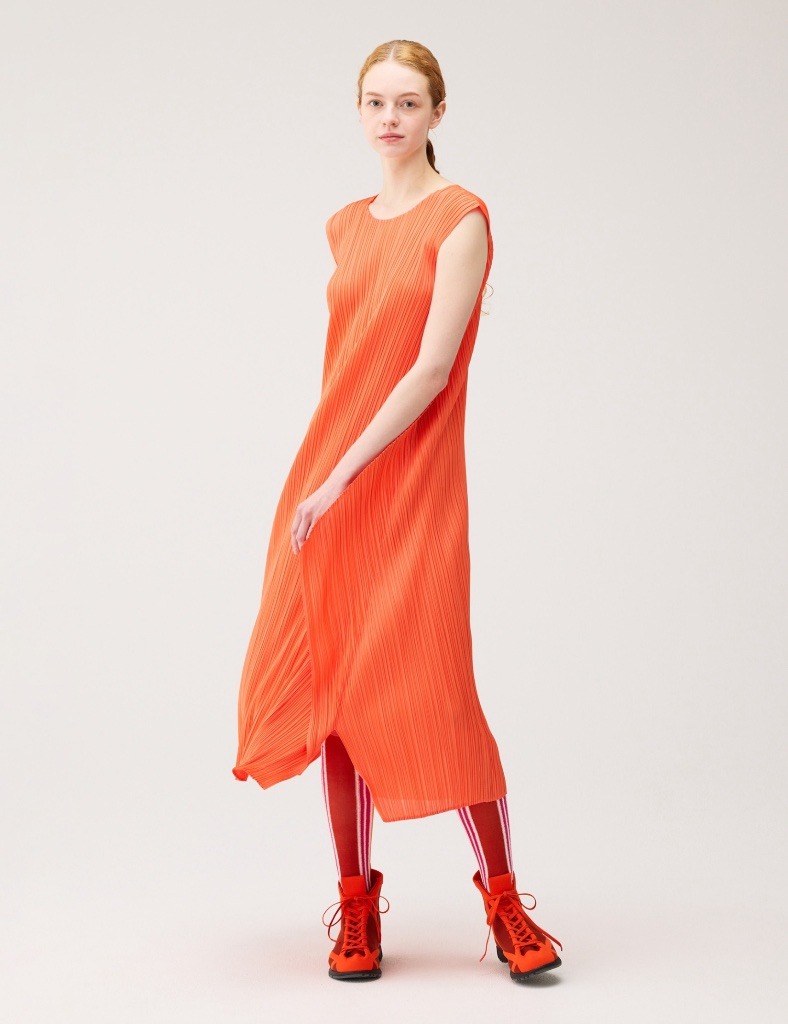 2026-09-Issey-Miyake-Wow-Socks-Orange-dress